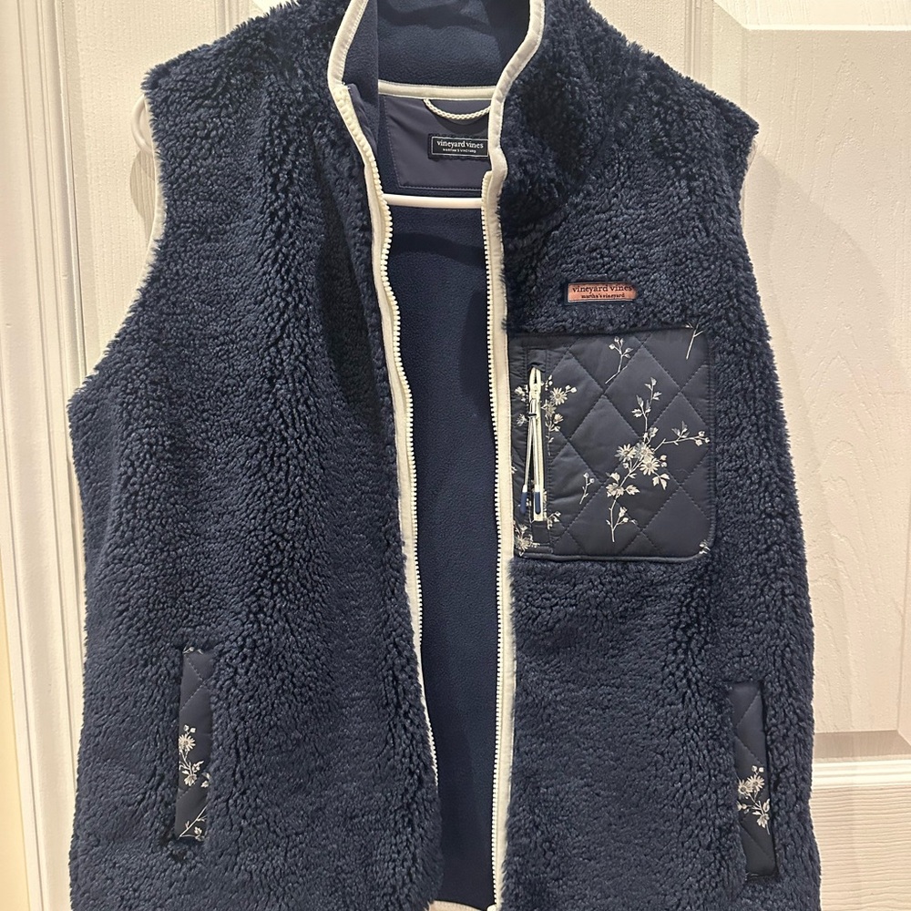 Vineyard Vines Navy Sherpa Vest with Cream Trim